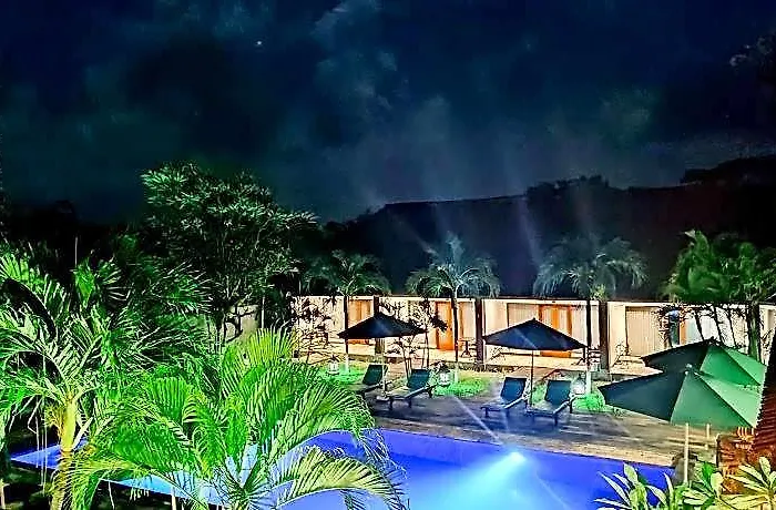 ホテル The Menjangan Boutique & Dive Center
